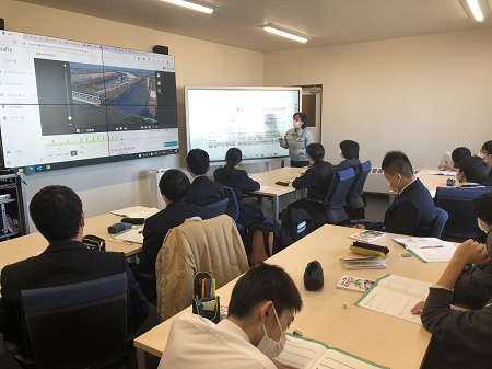 出前授業(本社DXルーム)